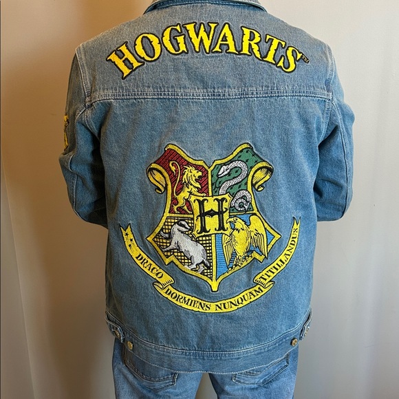 NWOT Harry Potter Hogwarts Embroidered Denim Jacket by Cakeworthy - L - Picture 14 of 14